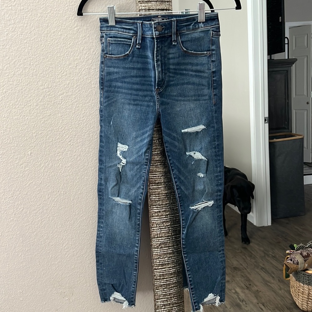 Abercrombie & Fitch Ripped Jeans